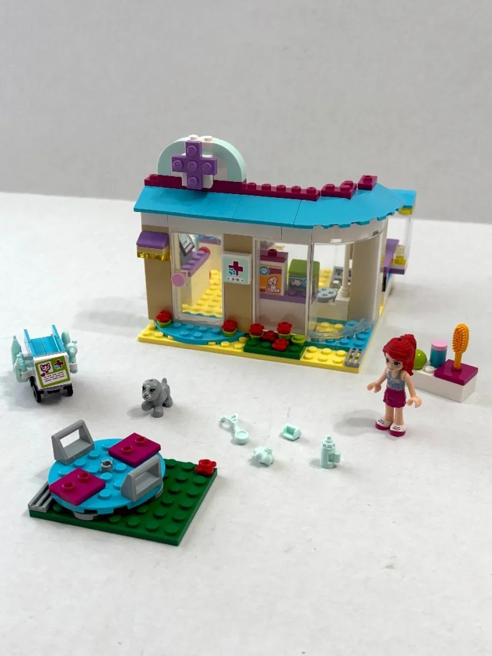 Lego Friends Vet Clinic #41085 RETIRED